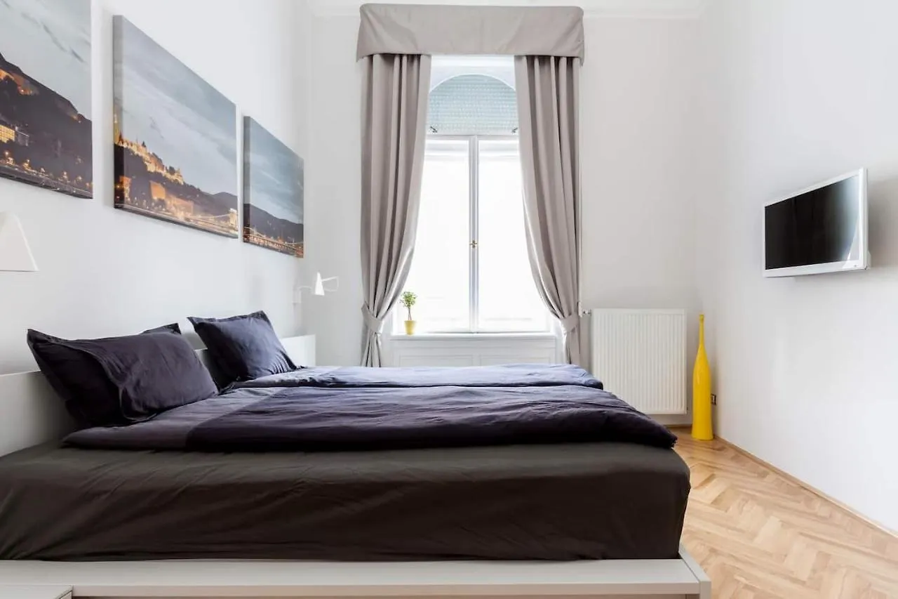 Apartment Bpr Sophisticated Astoria Suite With Balcony Budapest