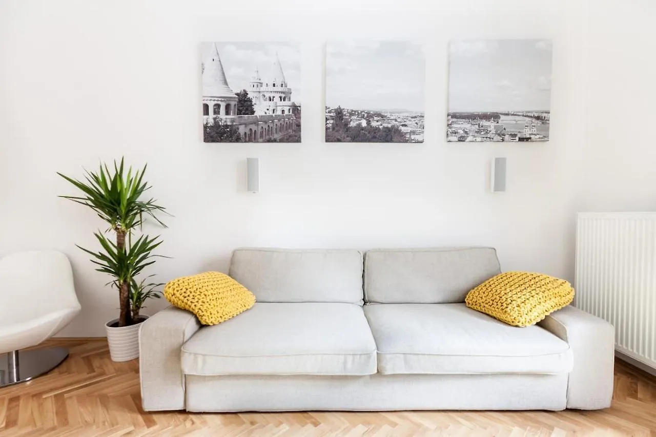 Bpr Sophisticated Astoria Suite With Balcony Budapest