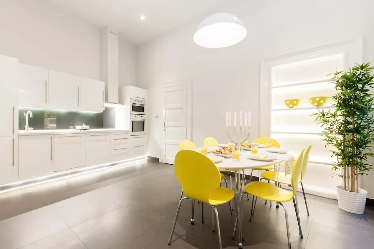 Bpr Sophisticated Astoria Suite With Balcony Budapest Hungary