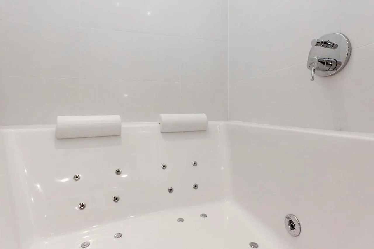 Bpr Sophisticated Astoria Suite With Balcony Budapest Apartment