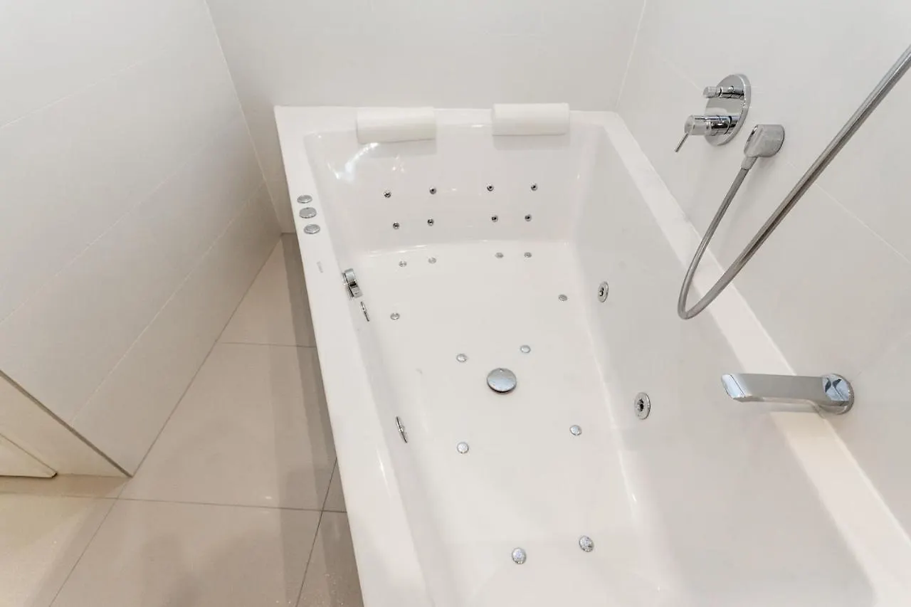 Bpr Sophisticated Astoria Suite With Balcony Budapest