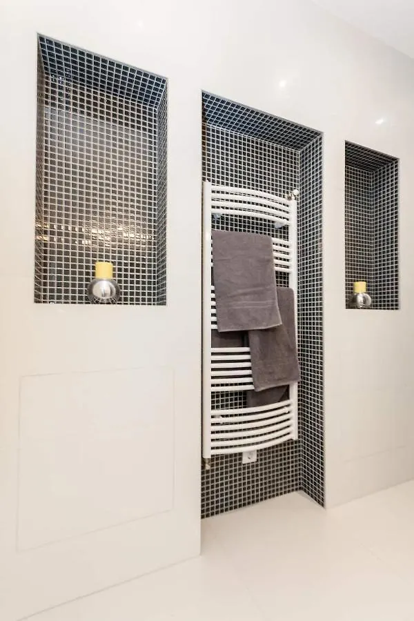 Bpr Sophisticated Astoria Suite With Balcony Budapest Hungary