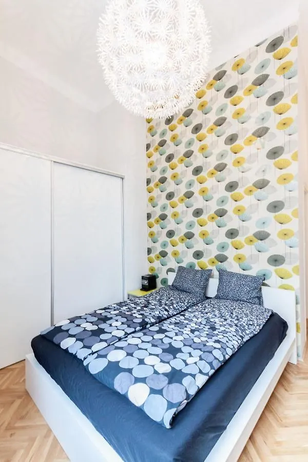 Bpr Sophisticated Astoria Suite With Balcony Budapest 0*,