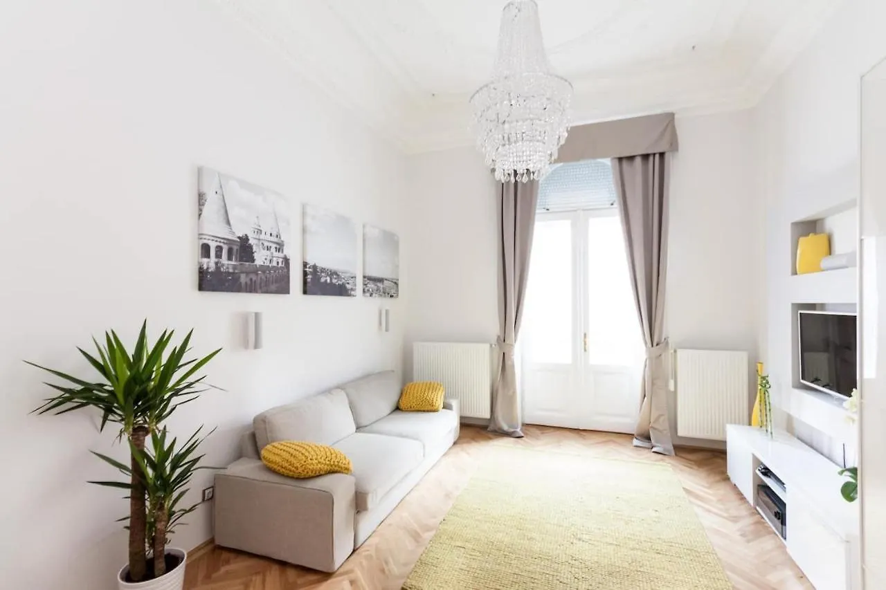 Bpr Sophisticated Astoria Suite With Balcony Budapest Apartment